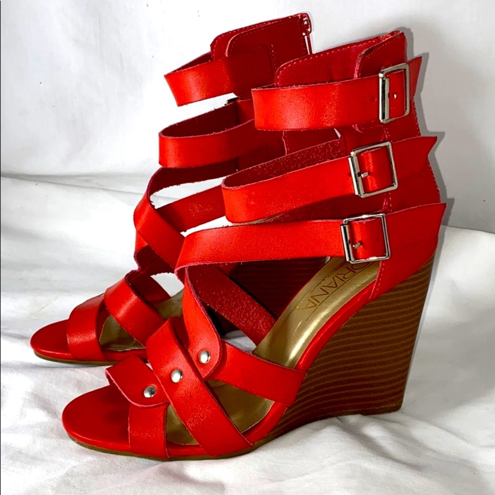 Adriana New York 3 buckle wedges Pink Size 5.5